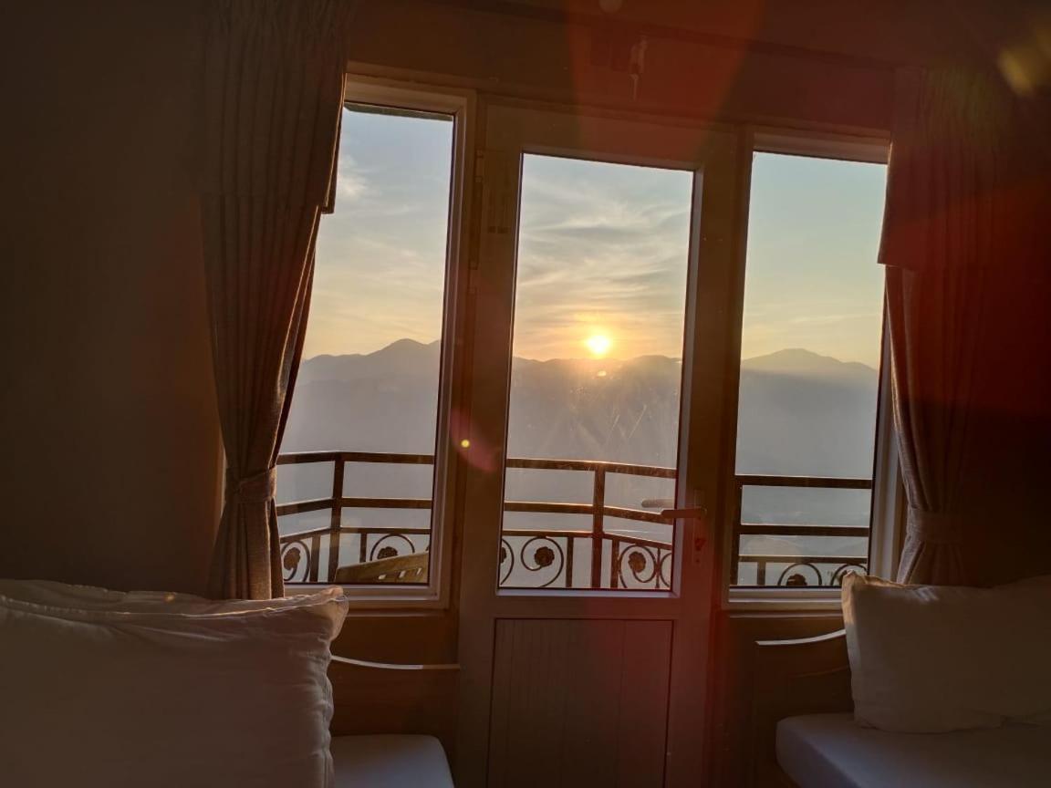 Hotel High Ground Inn Sarangkot Pokhara Exteriör bild