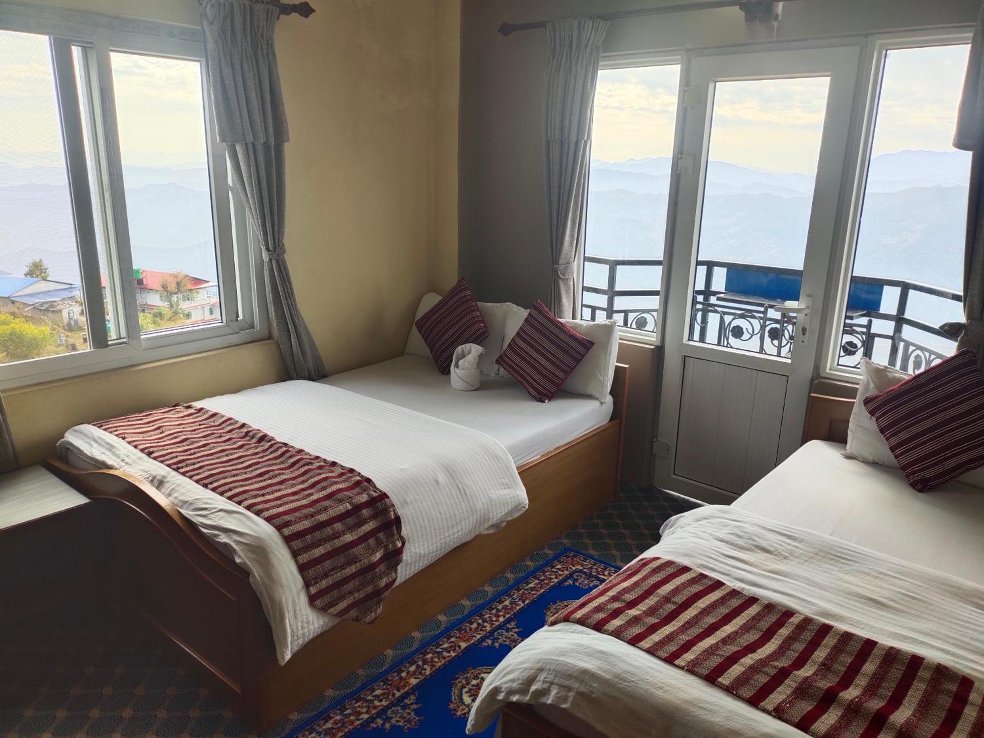 Hotel High Ground Inn Sarangkot Pokhara Rum bild