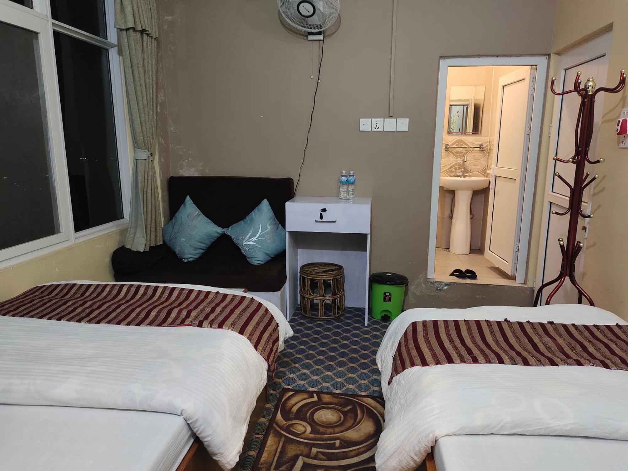 Hotel High Ground Inn Sarangkot Pokhara Rum bild