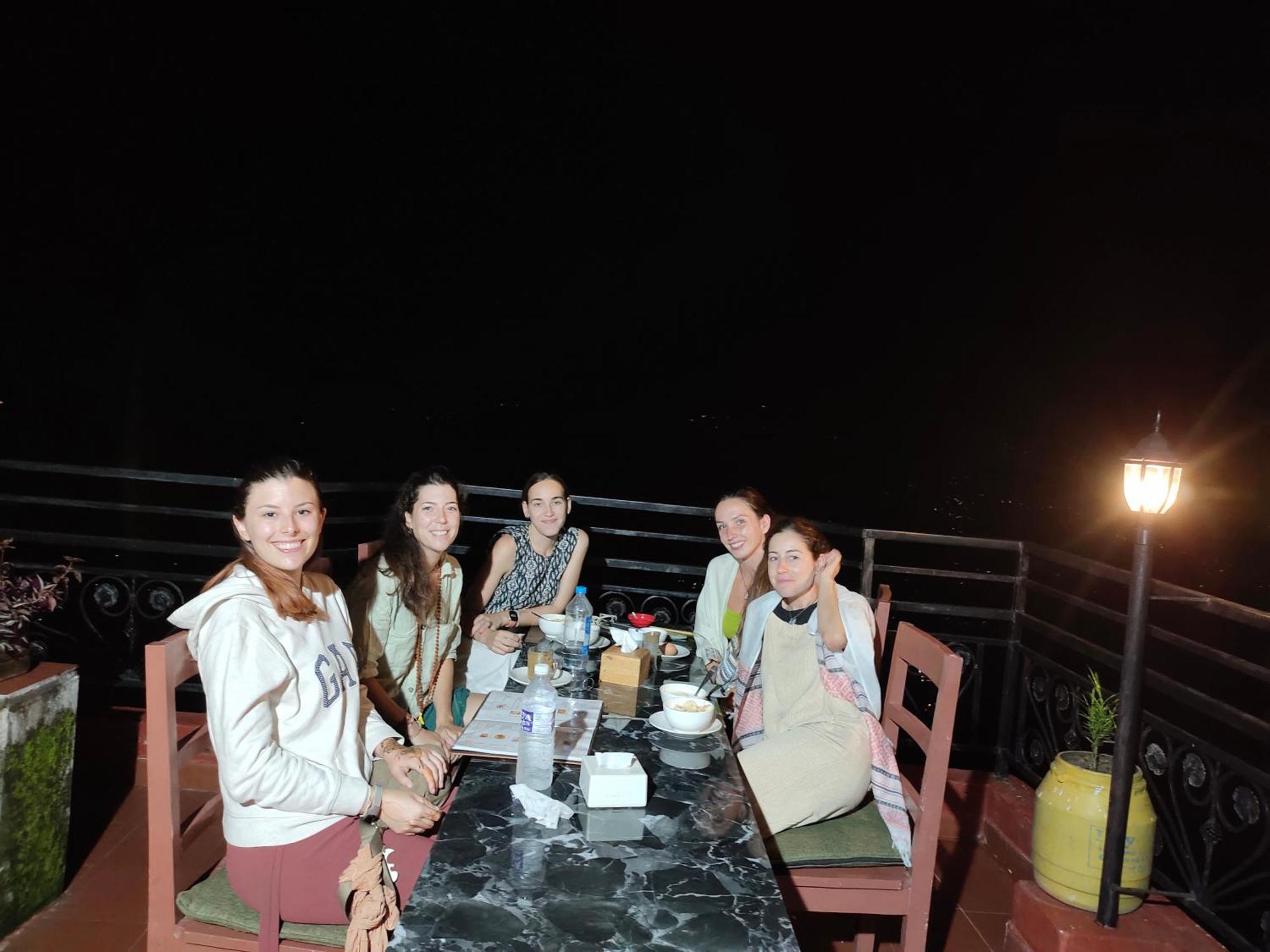 Hotel High Ground Inn Sarangkot Pokhara Exteriör bild